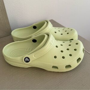 Crocs Classic Clogs - Light Green